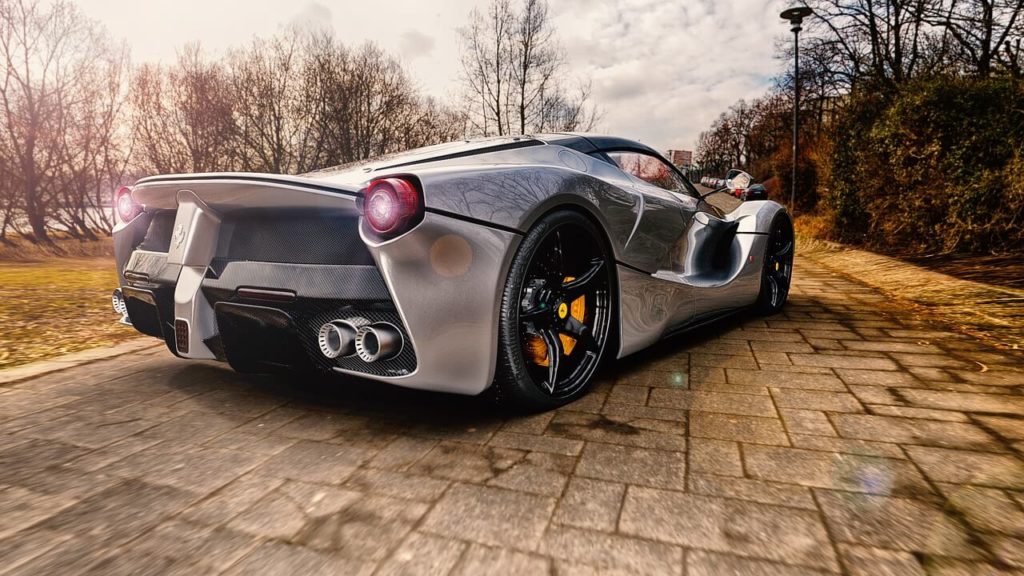 noleggiare un'auto a lungo termine.