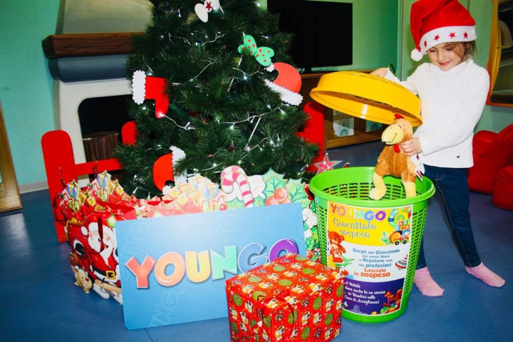 YOUNGO in vista del Natale lancia l’iniziativa del giocattolo sospeso per coinvolgere i piccoli in una catena di generosità e altruismo.