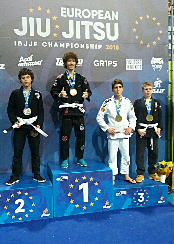 Il giovani atleta di San Giovanni Teatino ha vinto il bronzo ai campionati di Lisbona International Brazilian Jiu-Jitsu Federeation. Oltre 4 mila atleti iscritti all'IBJJF in tutto il mondo.