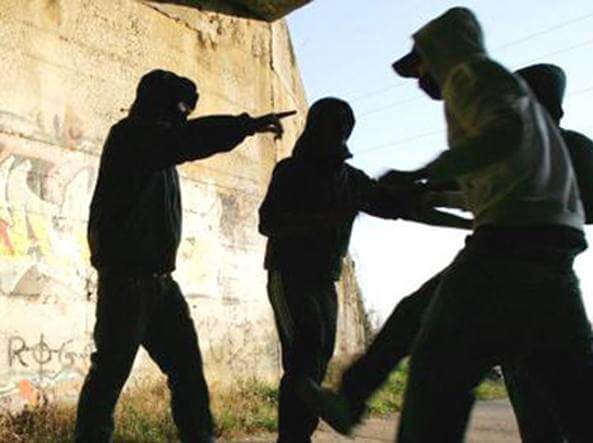 A seguito dei recenti e gravi fatti di criminalità minorile avvenuti a Napoli, il Ministro della Giustizia Andrea Orlando ha scritto al Presidente della Regione Campania Vincenzo De Luca e al Sindaco di Napoli Luigi De Magistris.