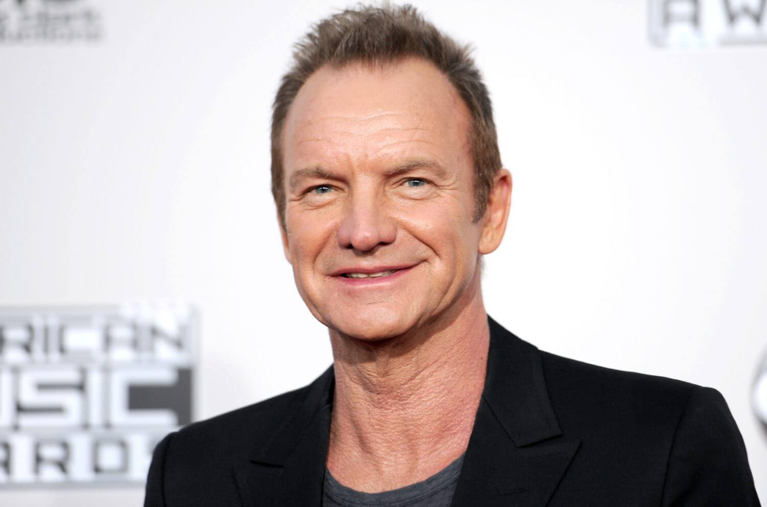 Da sempre legato al nostro Paese, Sting torna per un tour in location intime e suggestive, tra cui la cavea dell’Auditorium Parco della Musica.