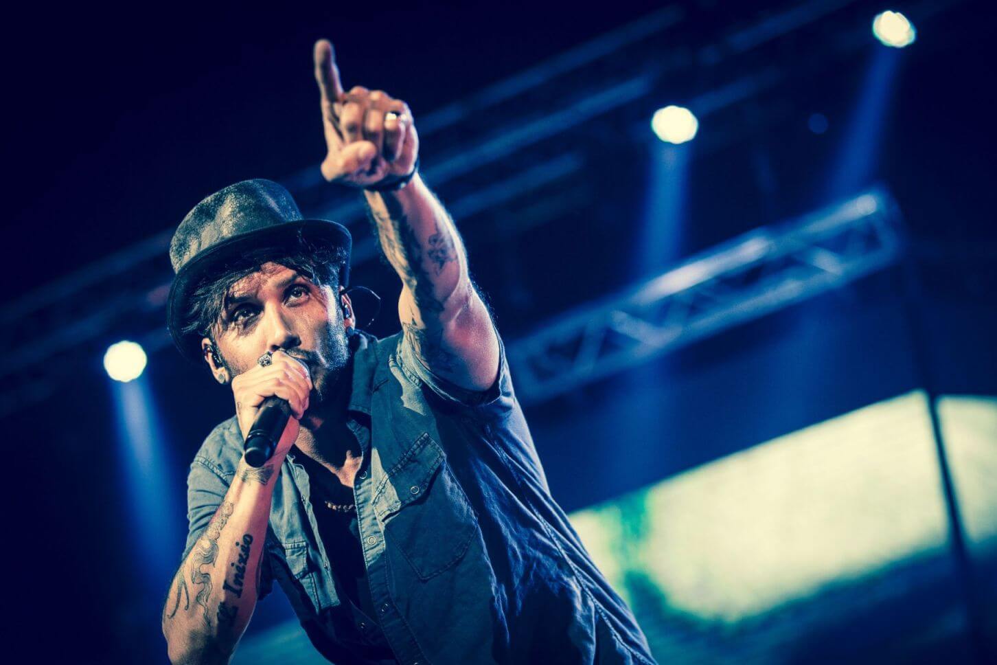 Mentre tra i fan cresce l'attesa per la data zero del 16 giugno all'Olimpico, Fabrizio Moro annuncia le prime date del tour 2018.