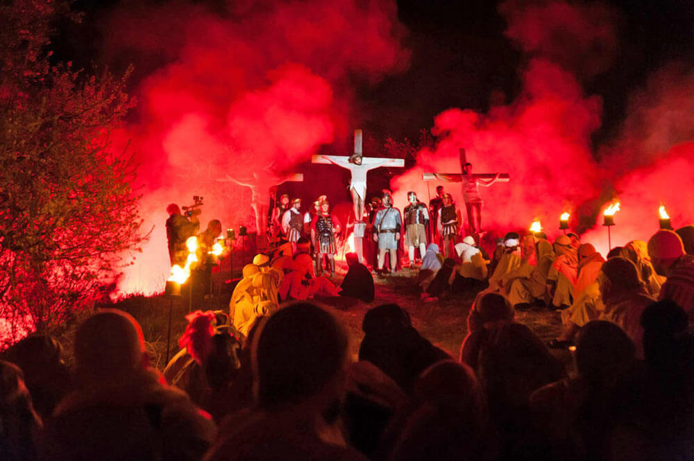 A Serravalle di Carda è tempo della XXXIX° edizione di Passio, con un intero paese che rievoca la Passione di Cristo, venerdì 30 marzo alle 21.
