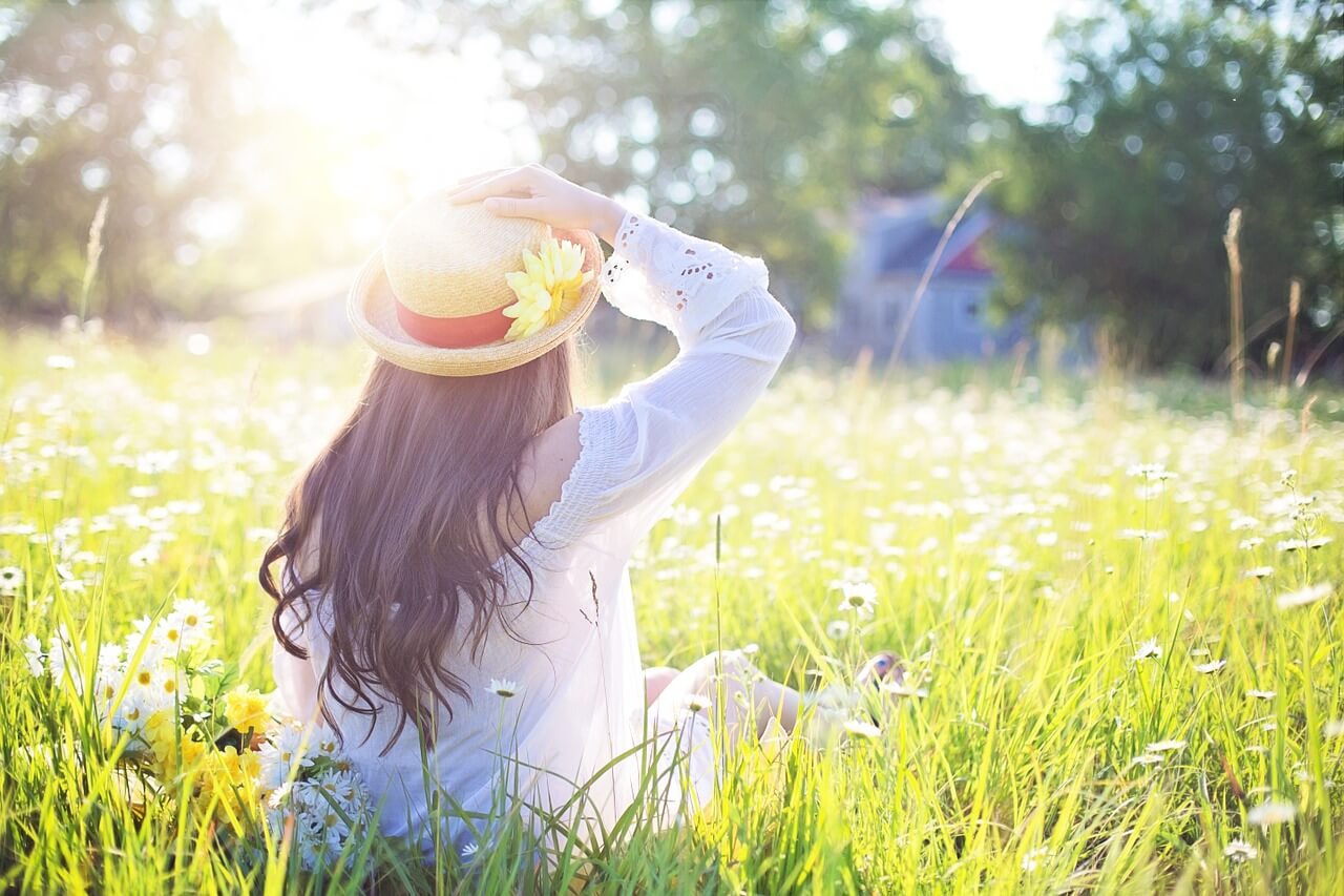 Mal di primavera? Potrebbe essere colpa della tiroide. 8 consigli dell’endocrinologa per mettere ko stanchezza e sbalzi d’umore.