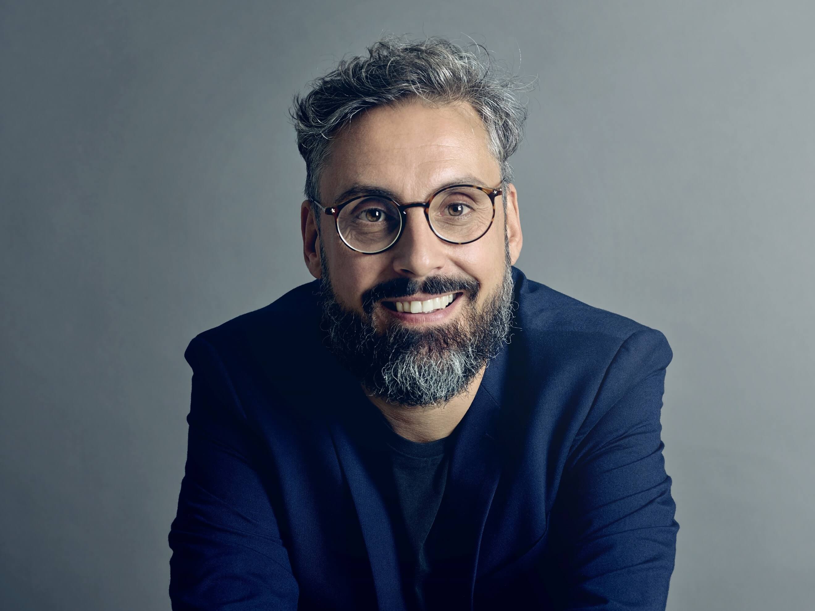 Questa sera, martedì 10 aprile, alle ore 21, Brunori Sas sarà in concerto presso la Sala Santa Cecilia dell'Auditorium Parco della Musica.