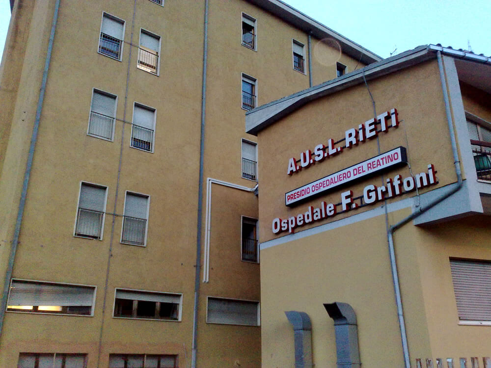 Palombini si dichiara amareggiato nel dover constatare come, quando si parla dell'ospedale di Amatrice, la città è sola contro tutti a difendere il territorio.