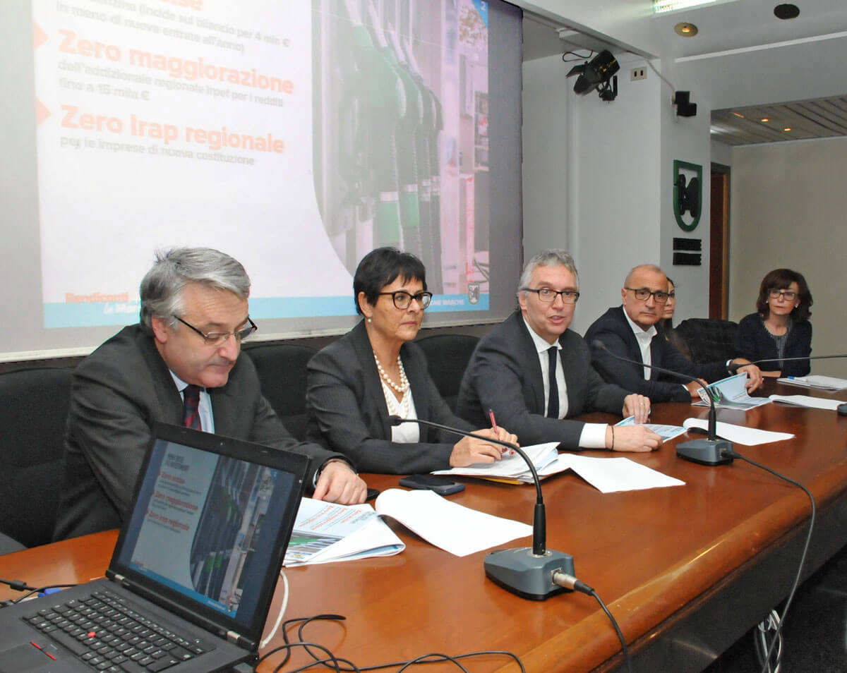 La Giunta Regionale presenta il bilancio 2019-2021 e il documento “Al centro i marchigiani”; giovedì a Roma l’incontro con il Governo.