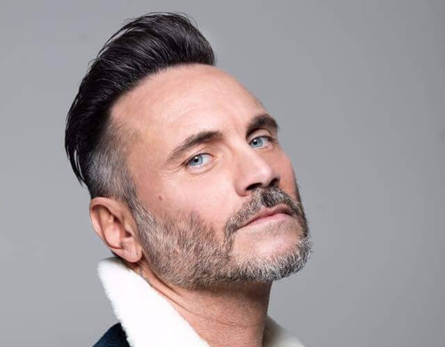 Mi farò trovare pronto è il titolo del brano con cui Filippo Neviani, in arte Nek, parteciperà alla 69° edizione del Festival di Sanremo.