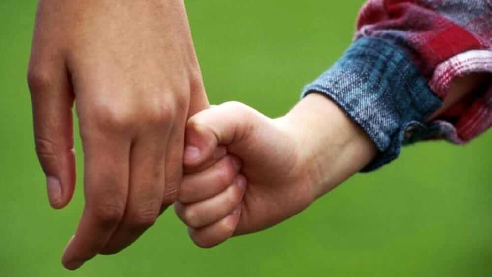 Approvato dalla Giunta Zingaretti il primo Regolamento per l’affido familiare della Regione Lazio.