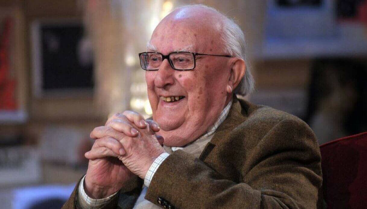 Oggi, lunedì 17 giugno, Andrea Camilleri è giunto al pronto soccorso dell'ospedale Santo Spirito di Roma, sembrerebbe in seguito ad un arresto cardiaco.