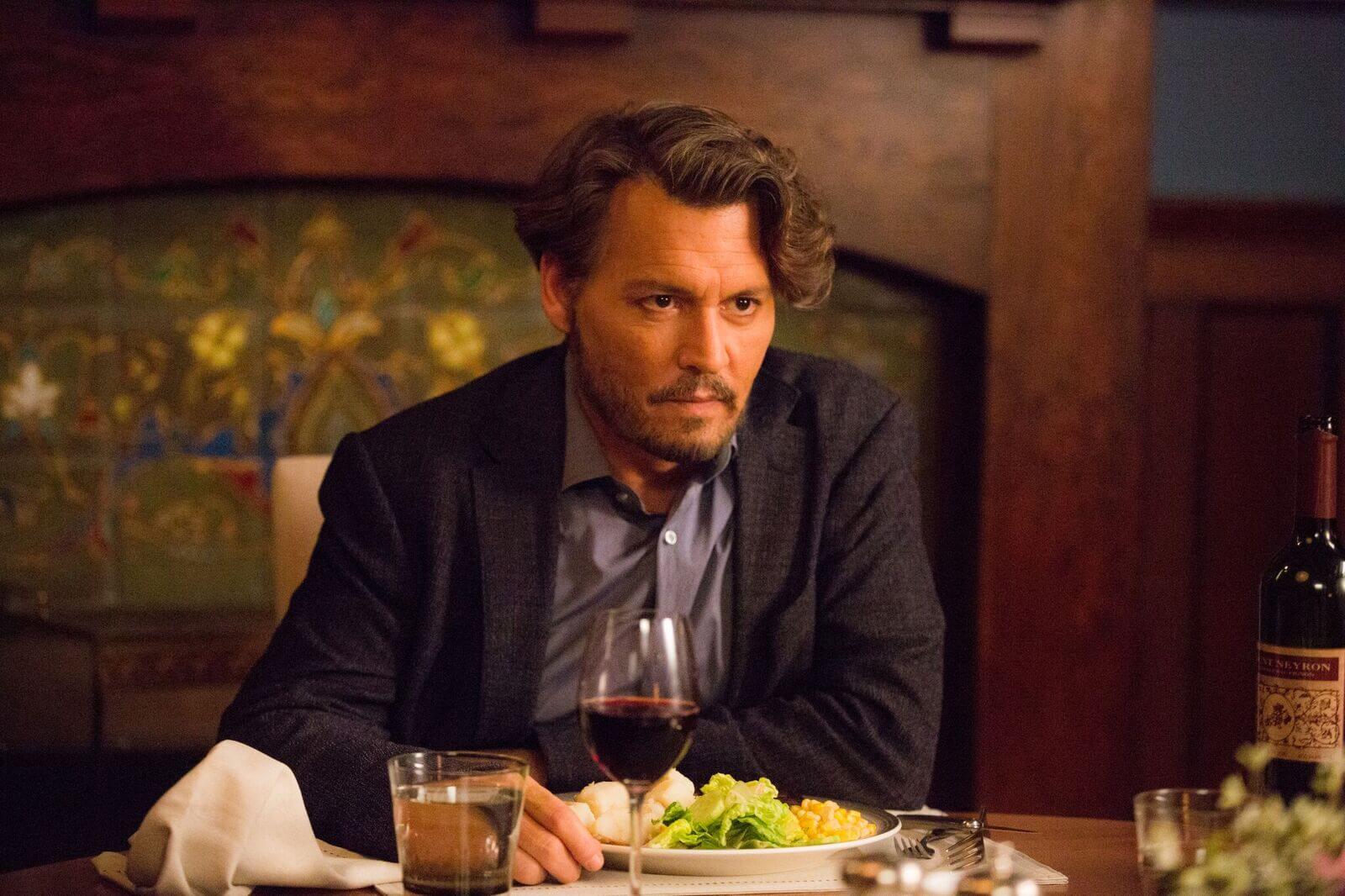 Torna nelle sale cinematografiche il 20 giugno Johnny Depp, con una lezione fuori dagli schemi in Arrivederci Professore, distribuito da Notorious Pictures.