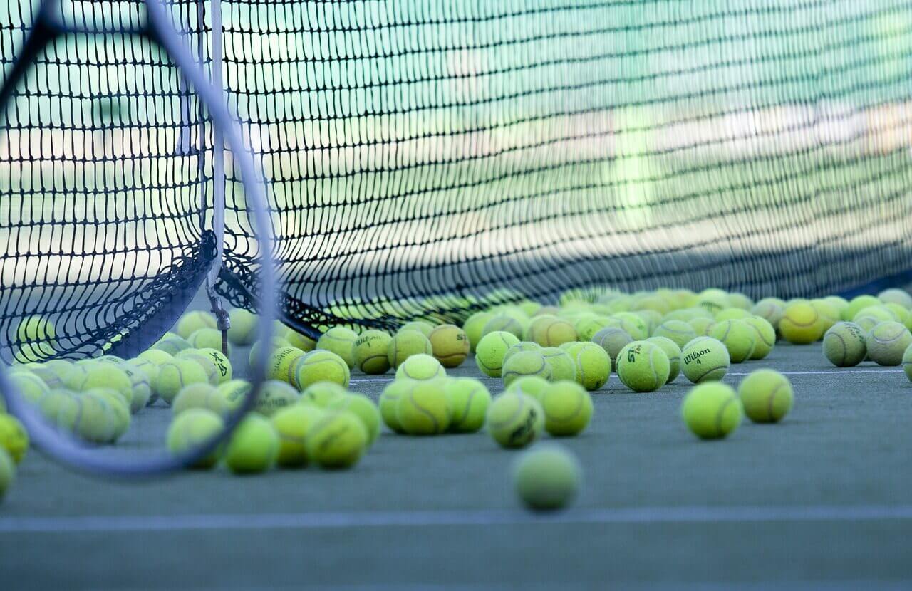 Il tennis è tornato a essere uno degli sport più seguiti dagli italiani. 10 italiani tra i migliori 100 al mondo.