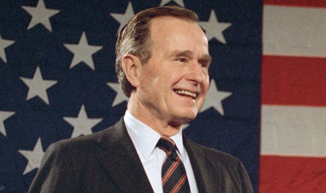 George Helbert Walker Bush nasce a Milton, Massachusetts, il 12 giugno 1924, secondogenito di Prescott Bush e Dorothy Walker.