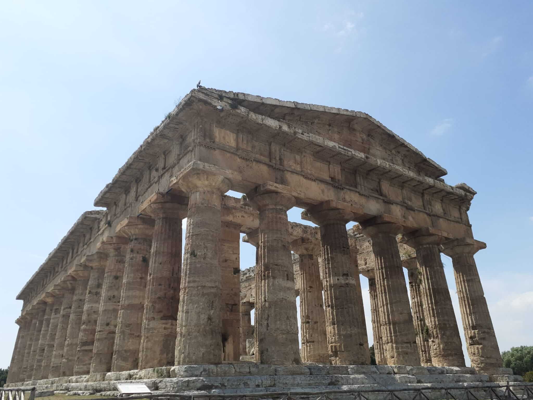 Si può iniziare a parlare di viaggio con la formazione dei primi agglomerati urbani. Per questo nacque primi in Mesopotamia ed in Egitto.