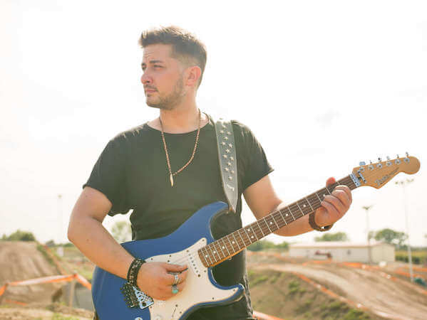 Dal 29 ottobre in rotazione radiofonica e su tutte le piattaforme di streaming “Prendere o lasciare” nuovo brano di GioGala