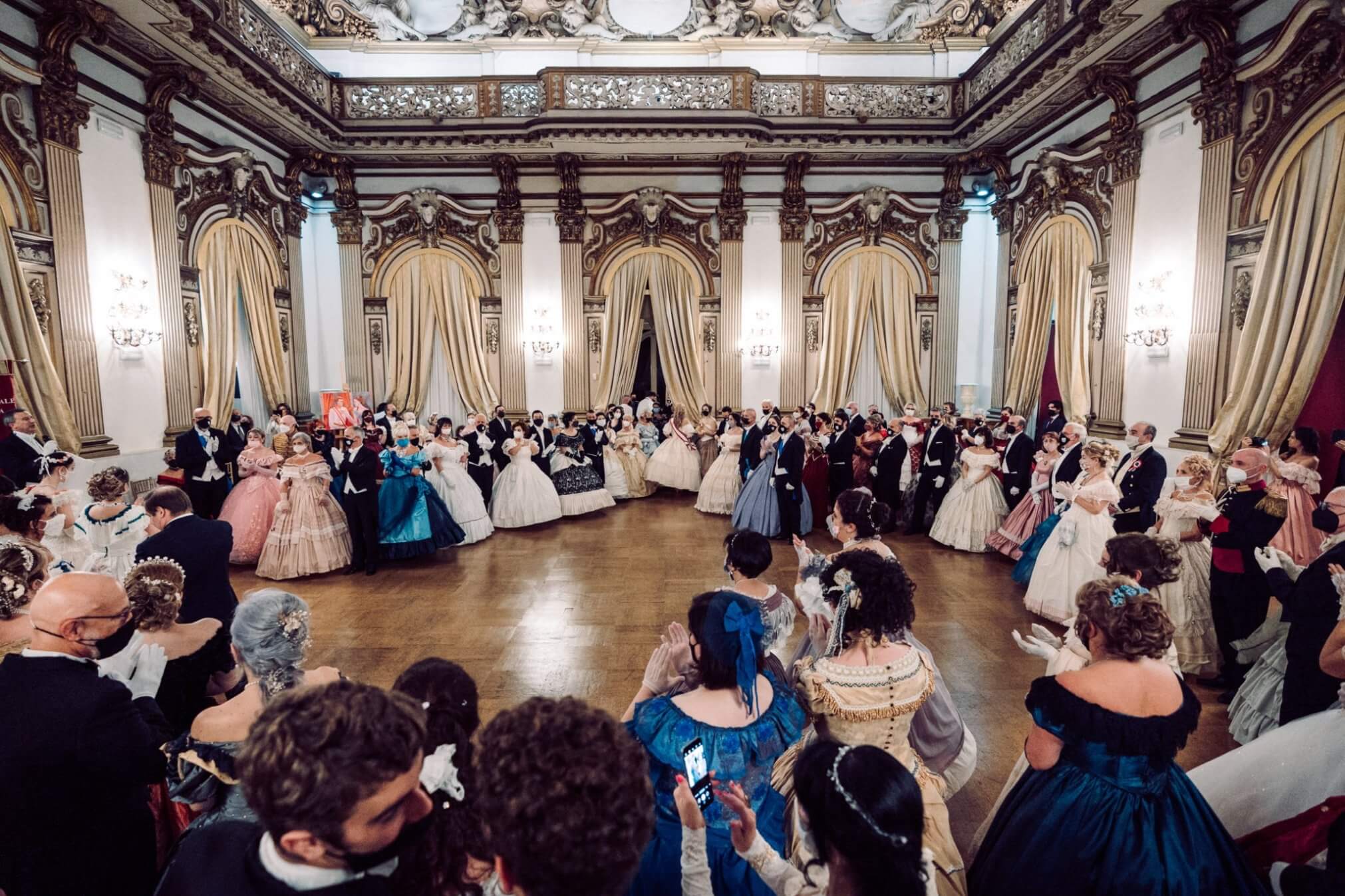 Si è svolto sabato 13 novembre, nella splendida cornice di Palazzo Brancaccio la XV edizione del “Gran Ballo di Sissi”