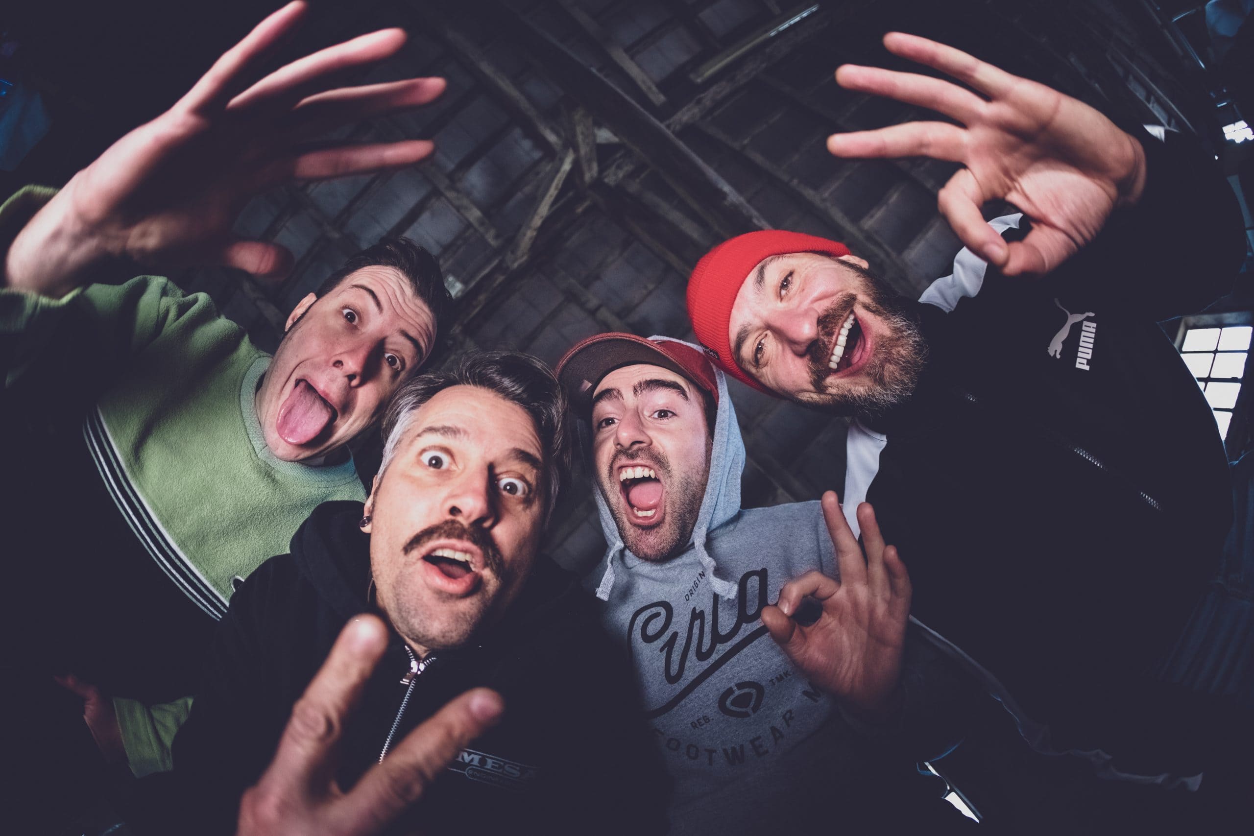 È uscito venerdì 21 gennaio "Camponogara" dei Rumatera, su etichetta La Grande V. A nticipa un album in arrivo nel 2022.