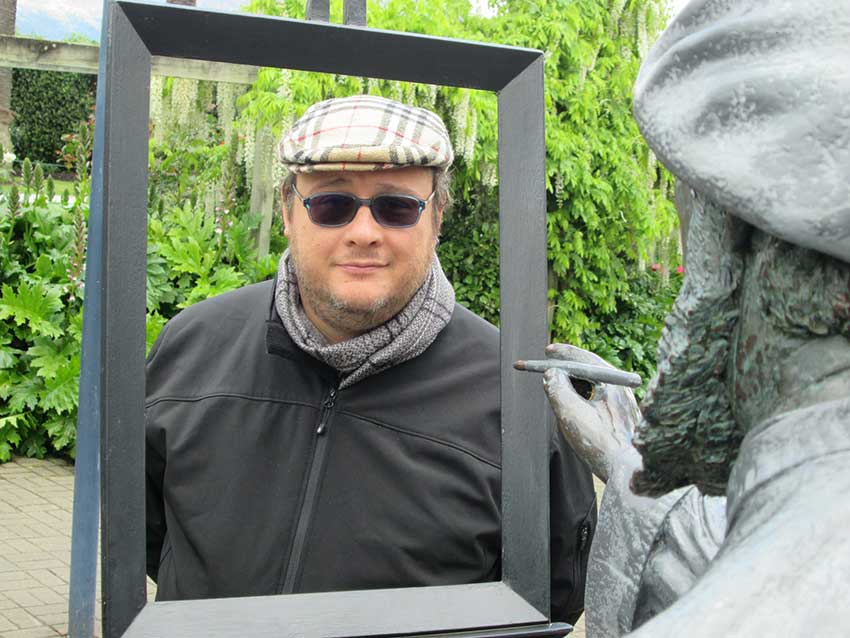 “Galeotto fu il chinotto” è il nuovo libro di Simone Zani pubblicato da Lupi Editore, disponibile in libreria e negli store digitali.