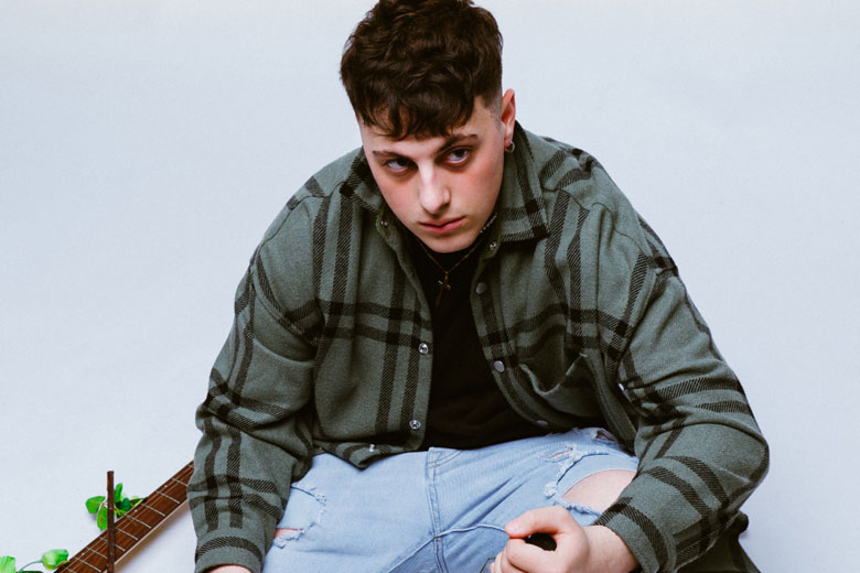 Disponibile in rotazione radiofonica “Cherosene” (Platinum Label), il nuovo singolo di Sanga, già disponibile su tutte le piattaforme di streaming digitale dall’ 8 aprile.