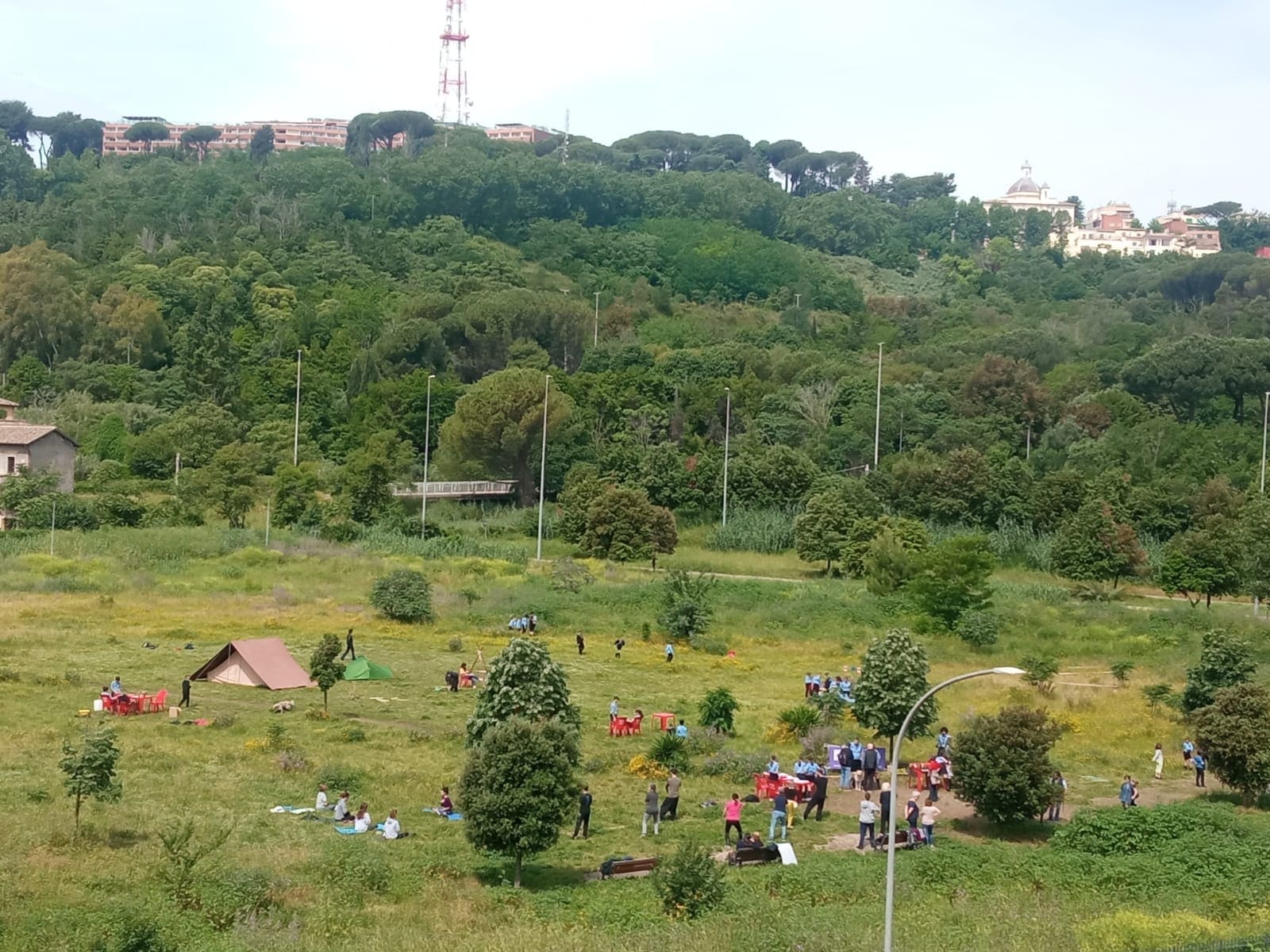 La bocciatura a Roma della mozione per proteggere il Pratone di Via Teulada scatena delusione. Cittadini e ambientalisti chiedono azioni a tutela del verde.