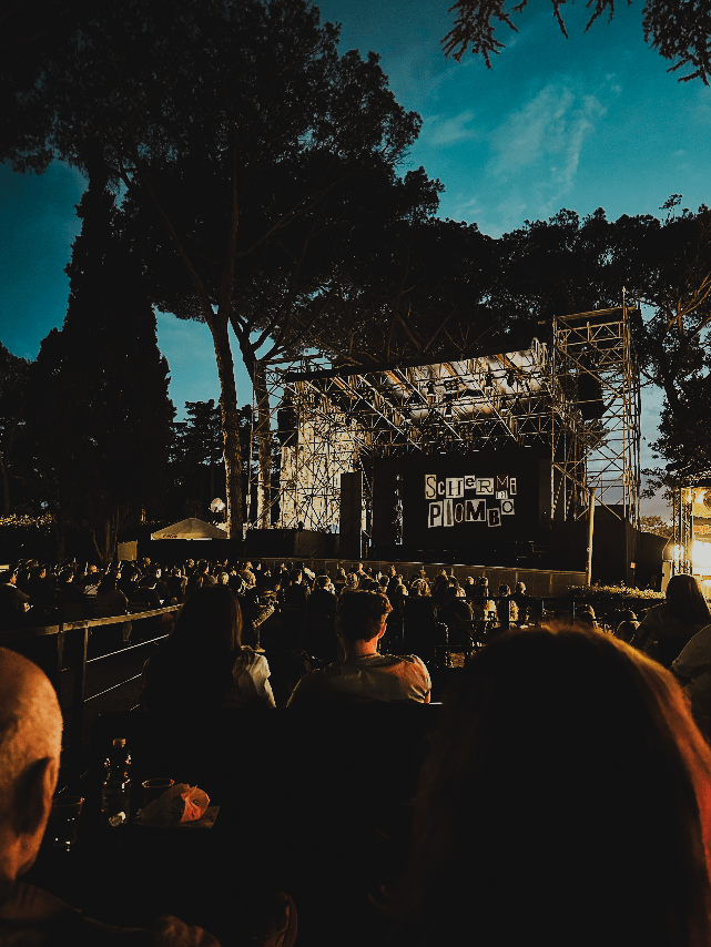 Arriva “Schermi di Piombo”, la rassegna cinematografica che racconta l’Italia, tra memoria e futuro. Dal 3 giugno al 22 luglio a Eur Social Park: proiezioni, dibattiti e protagonisti.