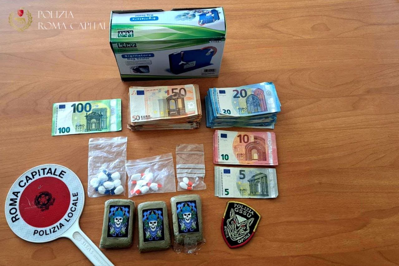 Duplice operazione di sgombero a Tor Bella Monaca: due denunciati per occupazione e furto di energia. Arrestato un giovane per spaccio di droga.