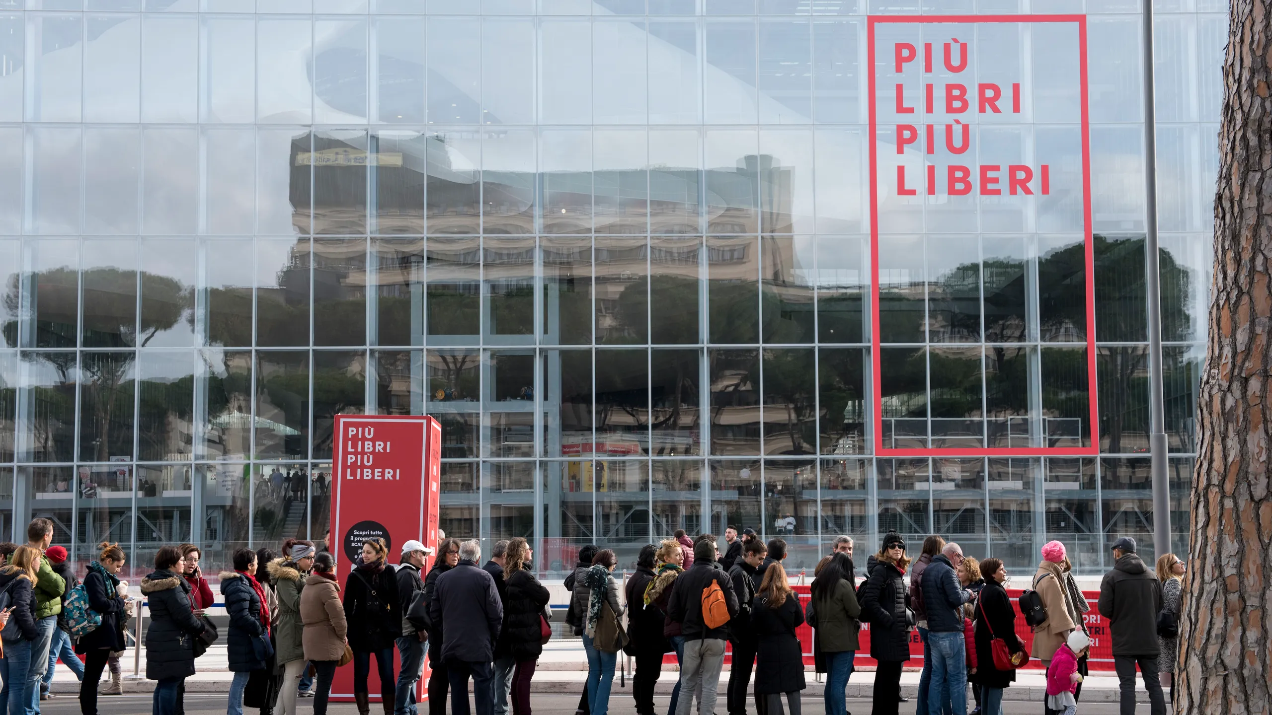 Alla fiera Più libri più liberi torna il buono libro dalla Regione Lazio 10 euro per under 30 e scuole. Come e chi può averlo?
