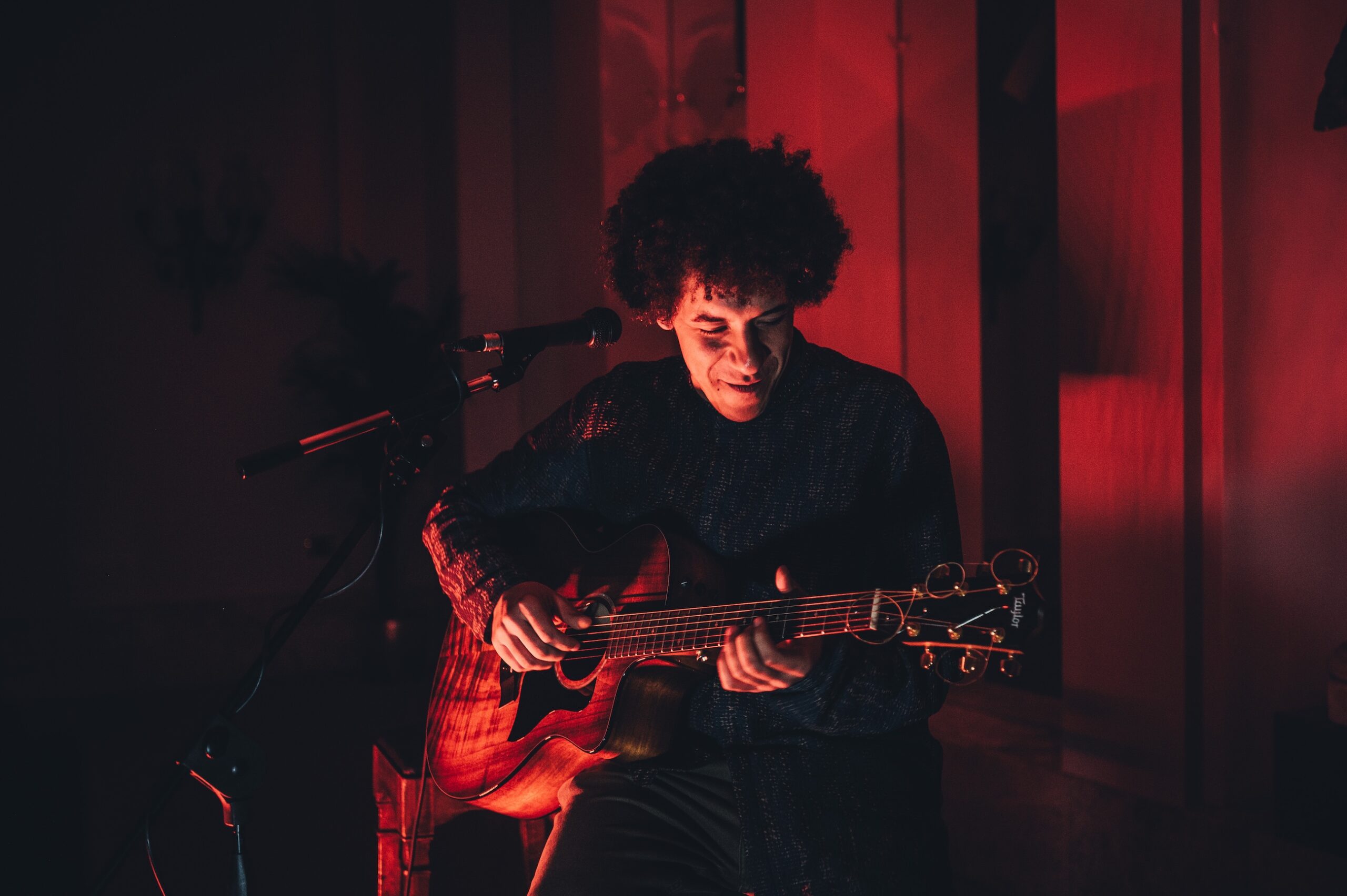 150 anni dell’Hotel Massimo D’Azeglio: Music Suite Yuman tra stanza 122, salotti e sala finale, con performance R&B